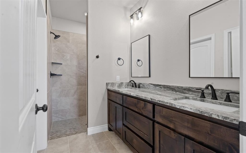 3402 Hilltop Road, Granbury, TX 76048, 3 Bedrooms Bedrooms, ,2 BathroomsBathrooms,Residential,For Sale,3402 Hilltop Road,0,21087669