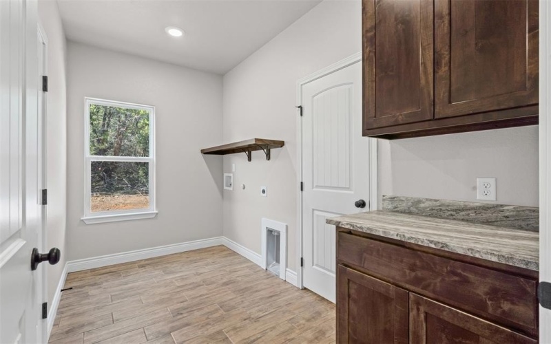 3402 Hilltop Road, Granbury, TX 76048, 3 Bedrooms Bedrooms, ,2 BathroomsBathrooms,Residential,For Sale,3402 Hilltop Road,0,21087669