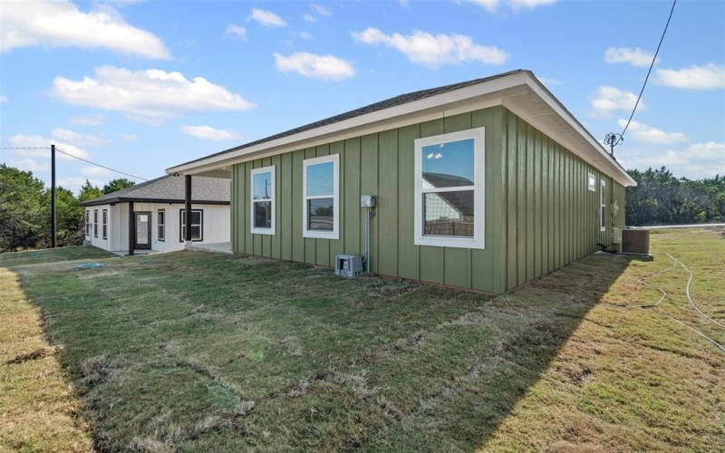 3402 Hilltop Road, Granbury, TX 76048, 3 Bedrooms Bedrooms, ,2 BathroomsBathrooms,Residential,For Sale,3402 Hilltop Road,0,21087669