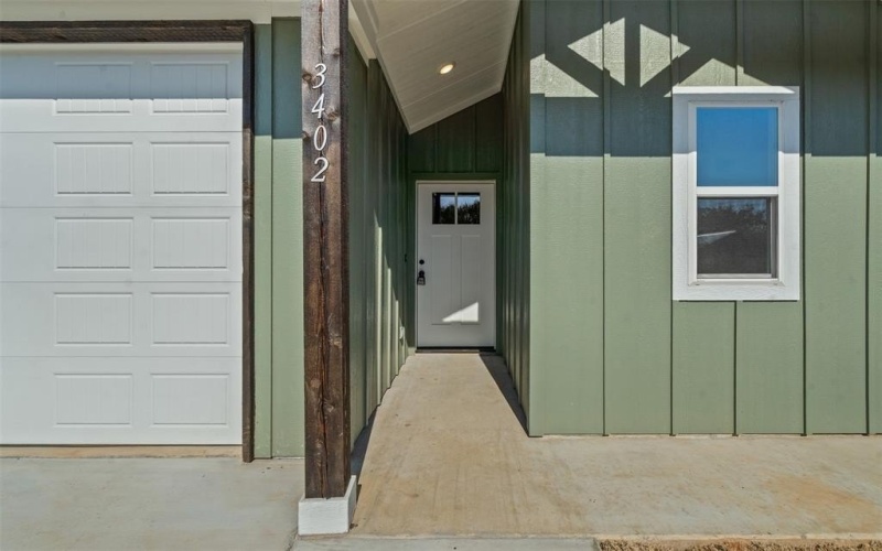 3402 Hilltop Road, Granbury, TX 76048, 3 Bedrooms Bedrooms, ,2 BathroomsBathrooms,Residential,For Sale,3402 Hilltop Road,0,21087669