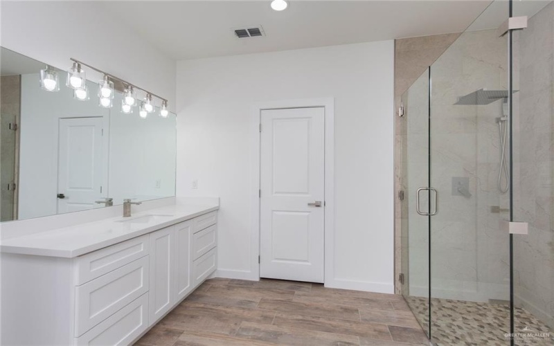 5802 N 45th Lane, McAllen, TX 78504, 3 Bedrooms Bedrooms, ,3 BathroomsBathrooms,Residential,For Sale,5802 N 45th Lane,459601