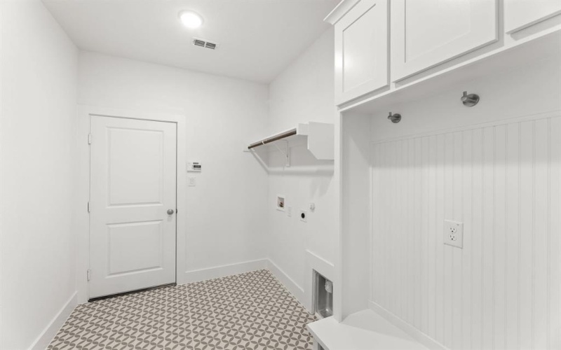 290 Cheyenne Mountain Drive, Ovilla, TX 75154, 5 Bedrooms Bedrooms, ,5 BathroomsBathrooms,Residential,For Sale,290 Cheyenne Mountain Drive,0,21087695