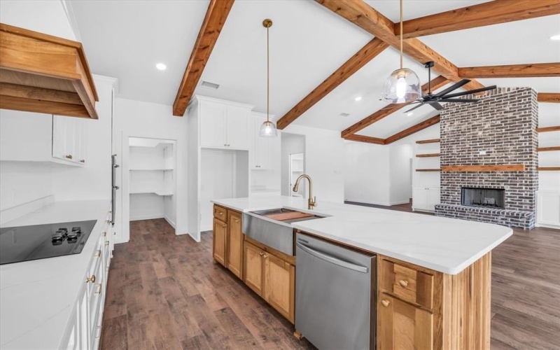 960 Gallant Fox Road, Hewitt, TX 76643, 3 Habitaciones Habitaciones , ,2 BañosBaños,Residential,En Venta,960 Gallant Fox Road,0,21087858