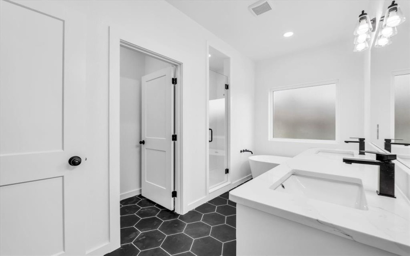 960 Gallant Fox Road, Hewitt, TX 76643, 3 Habitaciones Habitaciones , ,2 BañosBaños,Residential,En Venta,960 Gallant Fox Road,0,21087858