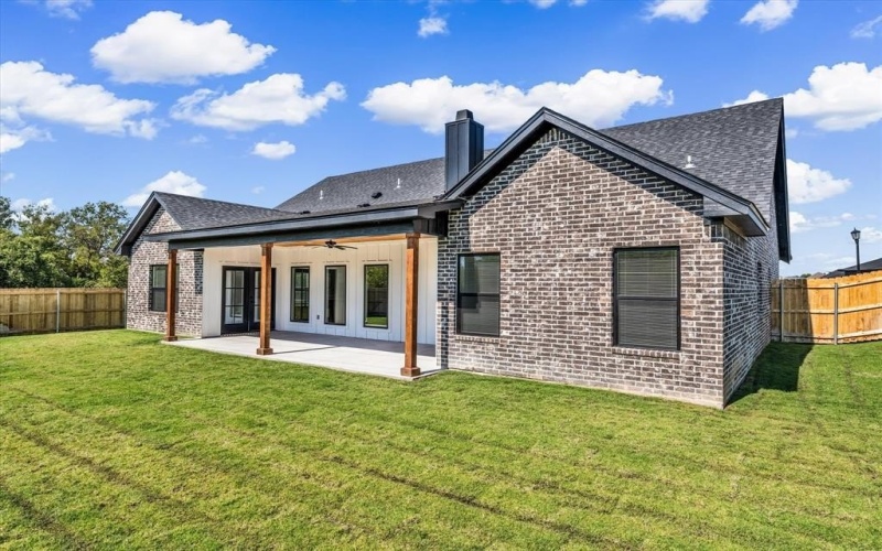 960 Gallant Fox Road, Hewitt, TX 76643, 3 Habitaciones Habitaciones , ,2 BañosBaños,Residential,En Venta,960 Gallant Fox Road,0,21087858