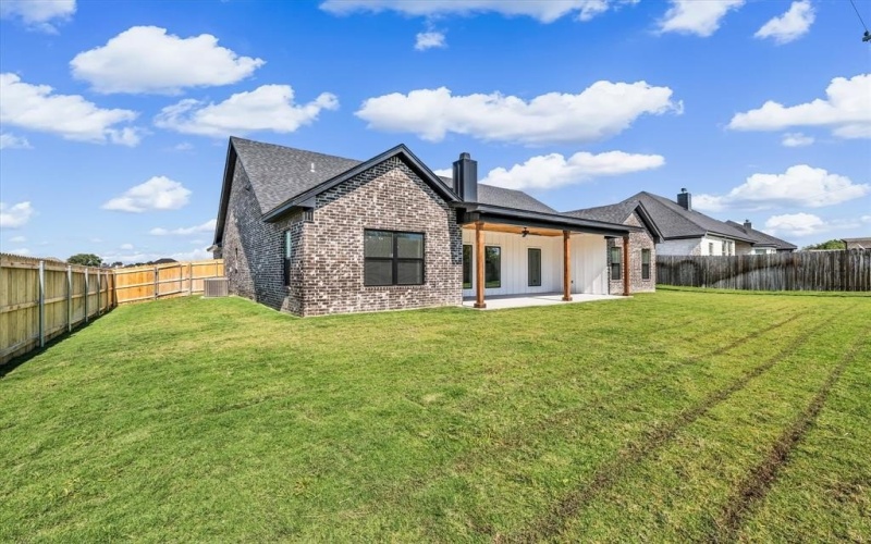 960 Gallant Fox Road, Hewitt, TX 76643, 3 Habitaciones Habitaciones , ,2 BañosBaños,Residential,En Venta,960 Gallant Fox Road,0,21087858