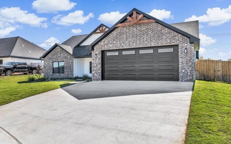 960 Gallant Fox Road, Hewitt, TX 76643, 3 Habitaciones Habitaciones , ,2 BañosBaños,Residential,En Venta,960 Gallant Fox Road,0,21087858