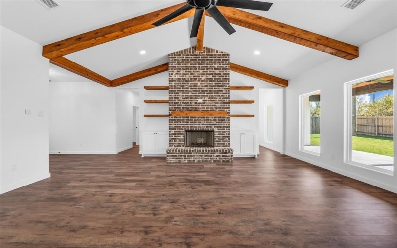 960 Gallant Fox Road, Hewitt, TX 76643, 3 Habitaciones Habitaciones , ,2 BañosBaños,Residential,En Venta,960 Gallant Fox Road,0,21087858