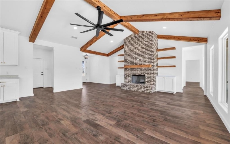 960 Gallant Fox Road, Hewitt, TX 76643, 3 Habitaciones Habitaciones , ,2 BañosBaños,Residential,En Venta,960 Gallant Fox Road,0,21087858