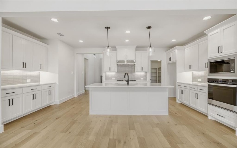 169 Enclave Drive, Lakewood Village, TX 75068, 4 Habitaciones Habitaciones , ,3 BañosBaños,Residential,En Venta,169 Enclave Drive,0,21088065