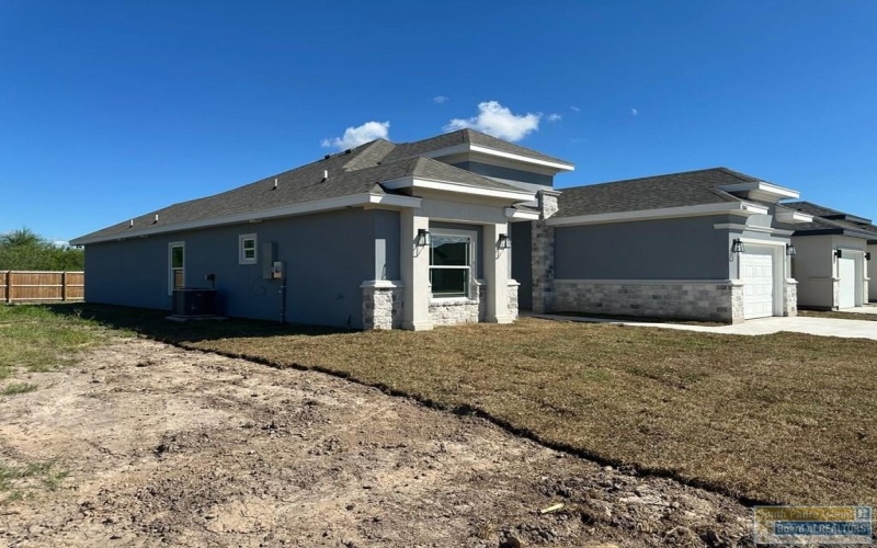 37844 Vineyard, Brownsville, TX 78521, 3 Bedrooms Bedrooms, ,2 BathroomsBathrooms,Residential,For Sale,37844 Vineyard,0,104420