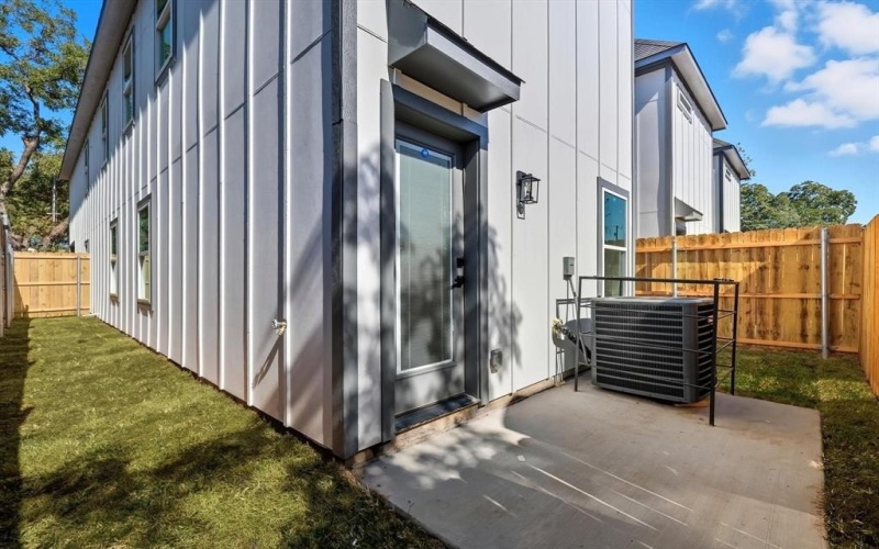 2530 Lowery Street, Dallas, TX 75215, 4 Habitaciones Habitaciones , ,2 BañosBaños,Residential,En Venta,2530 Lowery Street,0,21087328