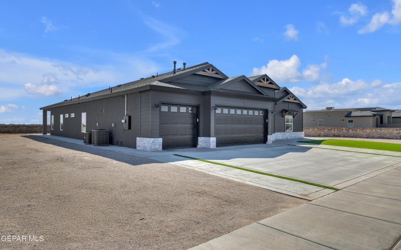 15020 Hinojos Ave, El Paso, TX 79938, 4 Bedrooms Bedrooms, ,5 BathroomsBathrooms,Residential,For Sale,15020 Hinojos Ave,0,932149