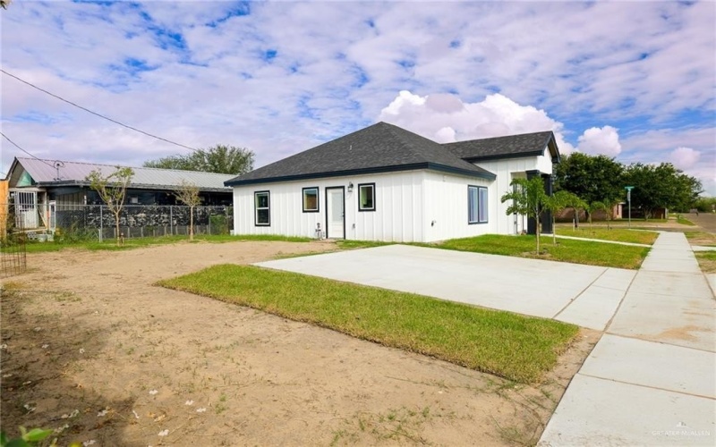3322 Neptune Street, Edinburg, TX 78542, 3 Bedrooms Bedrooms, ,2 BathroomsBathrooms,Residential,For Sale,3322 Neptune Street,0,482948