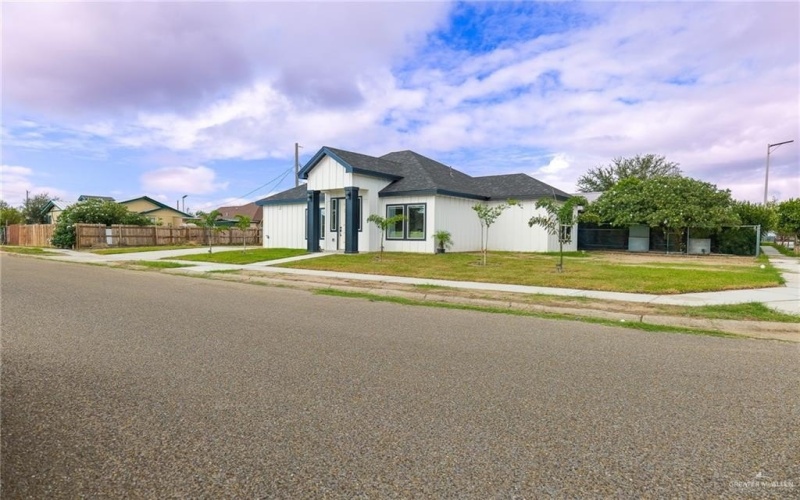 3322 Neptune Street, Edinburg, TX 78542, 3 Bedrooms Bedrooms, ,2 BathroomsBathrooms,Residential,For Sale,3322 Neptune Street,0,482948