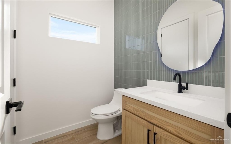 1012 N Trinity Street, Edinburg, TX 78541, 3 Habitaciones Habitaciones , ,2 BañosBaños,Residential,En Venta,1012 N Trinity Street,0,483493