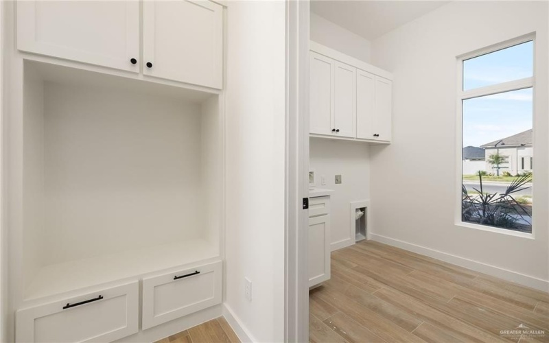 1012 N Trinity Street, Edinburg, TX 78541, 3 Habitaciones Habitaciones , ,2 BañosBaños,Residential,En Venta,1012 N Trinity Street,0,483493