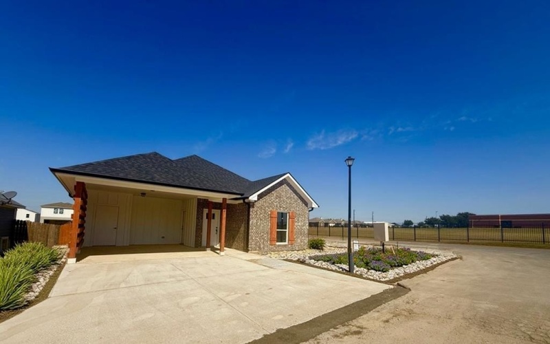 300 Rike, Mabank, TX 75156, 3 Bedrooms Bedrooms, ,2 BathroomsBathrooms,Residential,For Sale,300 Rike,0,109827