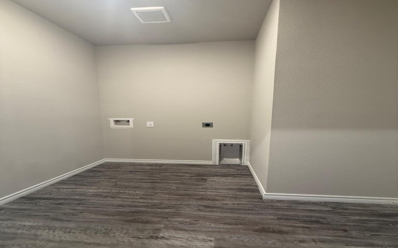 300 Rike, Mabank, TX 75156, 3 Bedrooms Bedrooms, ,2 BathroomsBathrooms,Residential,For Sale,300 Rike,0,109827