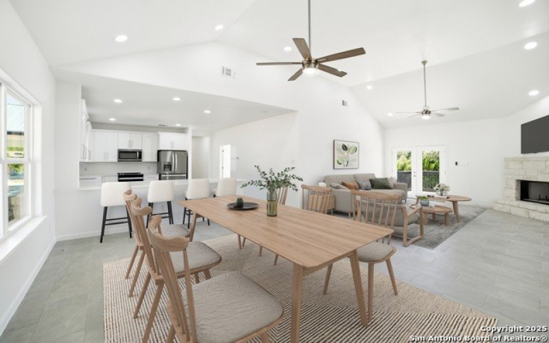 221 Deer Oaks Dr, Lakehills, TX 78063, 3 Habitaciones Habitaciones , ,2 BañosBaños,Residential,En Venta,221 Deer Oaks Dr,0,1915925