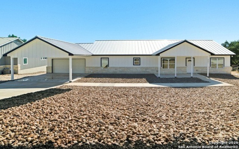 221 Deer Oaks Dr, Lakehills, TX 78063, 3 Habitaciones Habitaciones , ,2 BañosBaños,Residential,En Venta,221 Deer Oaks Dr,0,1915925