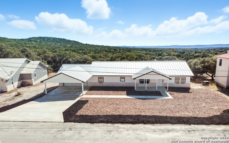 221 Deer Oaks Dr, Lakehills, TX 78063, 3 Habitaciones Habitaciones , ,2 BañosBaños,Residential,En Venta,221 Deer Oaks Dr,0,1915925