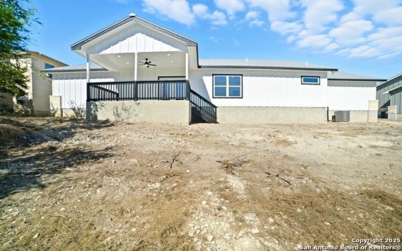 221 Deer Oaks Dr, Lakehills, TX 78063, 3 Habitaciones Habitaciones , ,2 BañosBaños,Residential,En Venta,221 Deer Oaks Dr,0,1915925