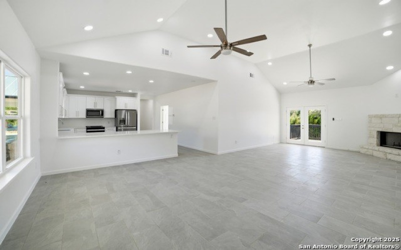 221 Deer Oaks Dr, Lakehills, TX 78063, 3 Habitaciones Habitaciones , ,2 BañosBaños,Residential,En Venta,221 Deer Oaks Dr,0,1915925