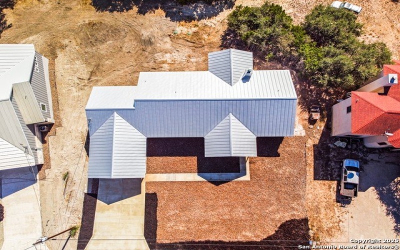 221 Deer Oaks Dr, Lakehills, TX 78063, 3 Habitaciones Habitaciones , ,2 BañosBaños,Residential,En Venta,221 Deer Oaks Dr,0,1915925