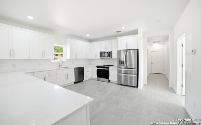 221 Deer Oaks Dr, Lakehills, TX 78063, 3 Habitaciones Habitaciones , ,2 BañosBaños,Residential,En Venta,221 Deer Oaks Dr,0,1915925