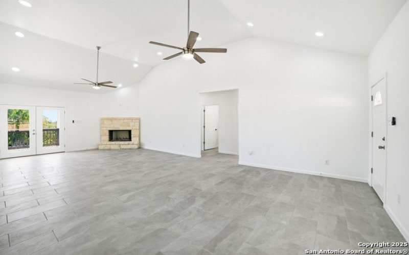 221 Deer Oaks Dr, Lakehills, TX 78063, 3 Habitaciones Habitaciones , ,2 BañosBaños,Residential,En Venta,221 Deer Oaks Dr,0,1915925