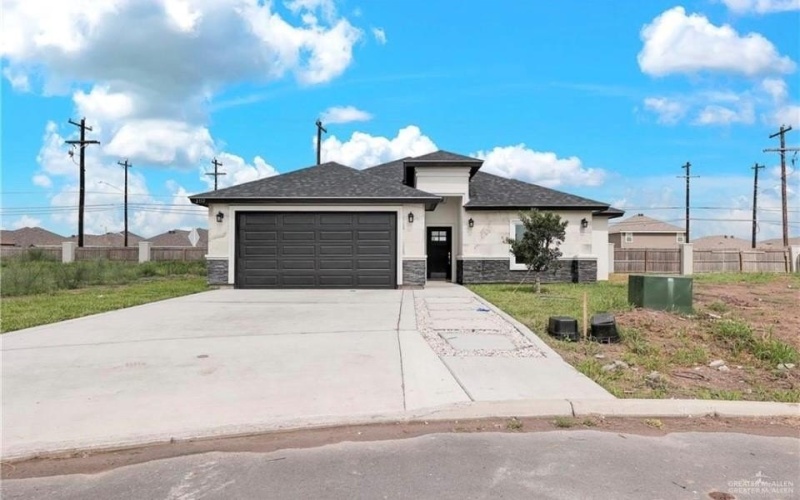 2112 N 28th Street, Hidalgo, TX 78557, 3 Bedrooms Bedrooms, ,2 BathroomsBathrooms,Residential,For Sale,2112 N 28th Street,466275