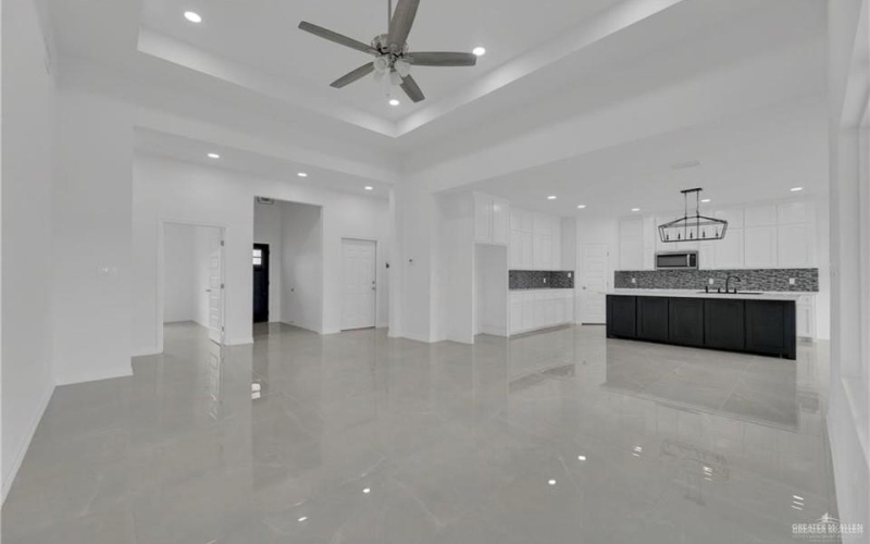 2112 N 28th Street, Hidalgo, TX 78557, 3 Bedrooms Bedrooms, ,2 BathroomsBathrooms,Residential,For Sale,2112 N 28th Street,466275