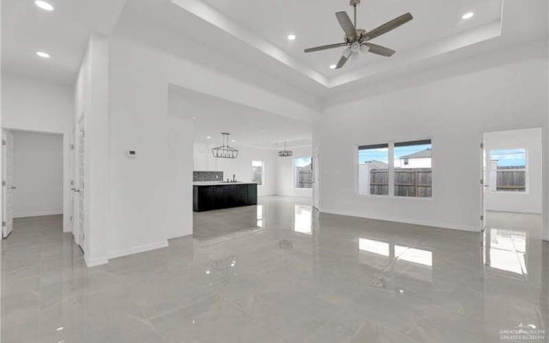 2112 N 28th Street, Hidalgo, TX 78557, 3 Bedrooms Bedrooms, ,2 BathroomsBathrooms,Residential,For Sale,2112 N 28th Street,466275