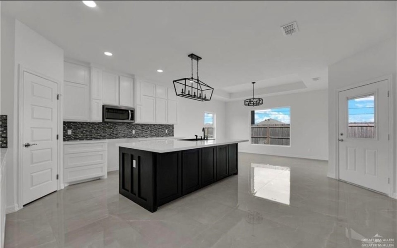 2112 N 28th Street, Hidalgo, TX 78557, 3 Bedrooms Bedrooms, ,2 BathroomsBathrooms,Residential,For Sale,2112 N 28th Street,466275