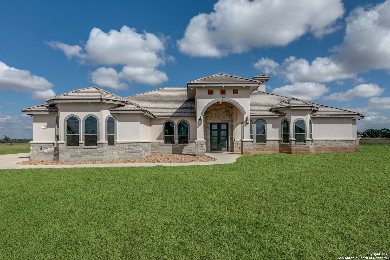 252 Venado Oaks, Castroville, TX 78009, 5 Bedrooms Bedrooms, ,5 BathroomsBathrooms,Residential,For Sale,252 Venado Oaks,0,1916075