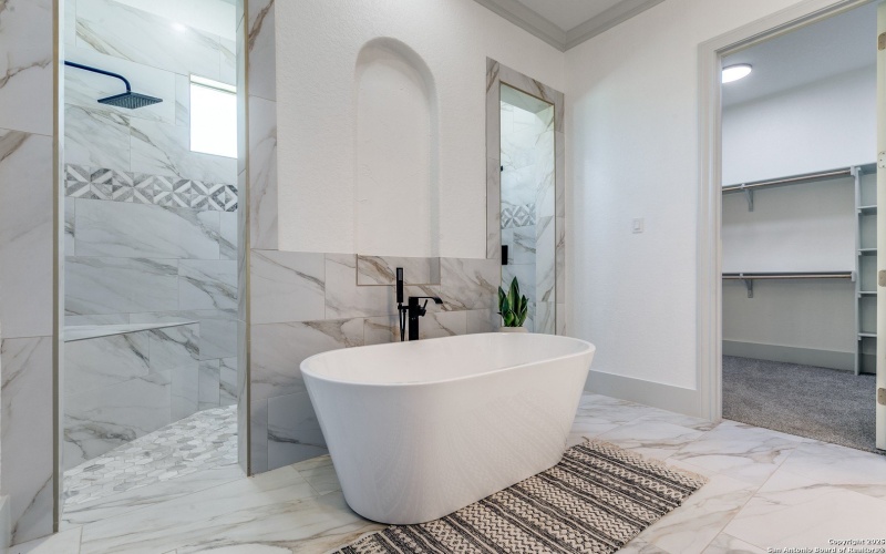 252 Venado Oaks, Castroville, TX 78009, 5 Bedrooms Bedrooms, ,5 BathroomsBathrooms,Residential,For Sale,252 Venado Oaks,0,1916075