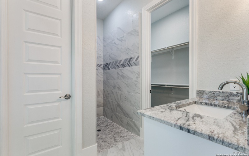 252 Venado Oaks, Castroville, TX 78009, 5 Bedrooms Bedrooms, ,5 BathroomsBathrooms,Residential,For Sale,252 Venado Oaks,0,1916075