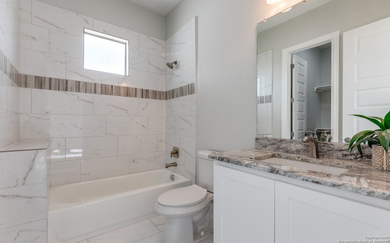 252 Venado Oaks, Castroville, TX 78009, 5 Bedrooms Bedrooms, ,5 BathroomsBathrooms,Residential,For Sale,252 Venado Oaks,0,1916075