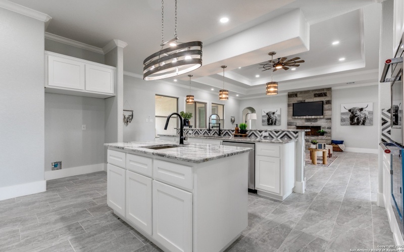 252 Venado Oaks, Castroville, TX 78009, 5 Bedrooms Bedrooms, ,5 BathroomsBathrooms,Residential,For Sale,252 Venado Oaks,0,1916075