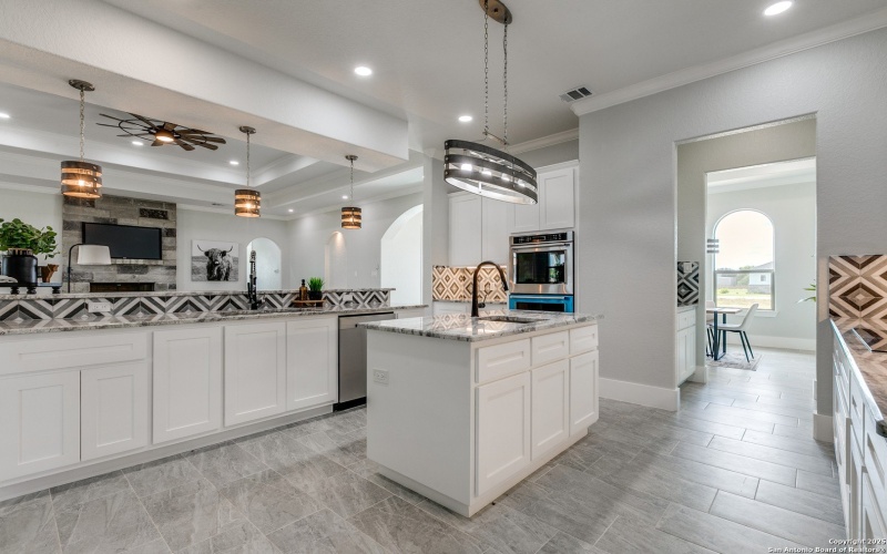 252 Venado Oaks, Castroville, TX 78009, 5 Bedrooms Bedrooms, ,5 BathroomsBathrooms,Residential,For Sale,252 Venado Oaks,0,1916075