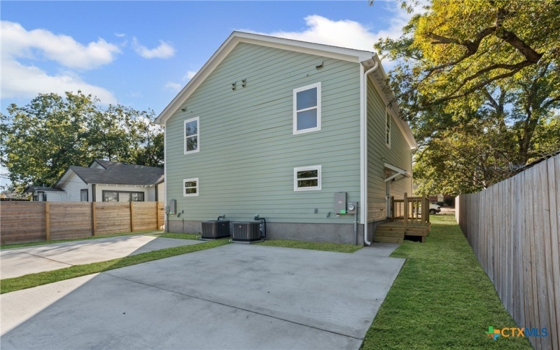 1407 S 5th Street, Temple, TX 76504, 3 Habitaciones Habitaciones , ,2 BañosBaños,Residential,En Venta,1407 S 5th Street,0,595499