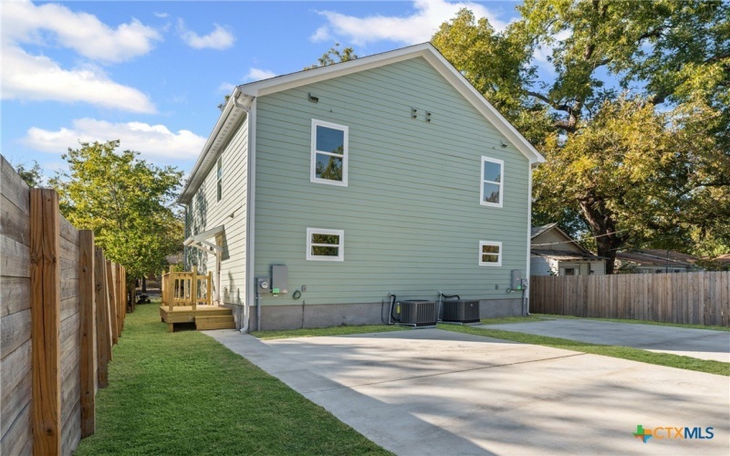 1409 S 5th Street, Temple, TX 76504, 3 Habitaciones Habitaciones , ,2 BañosBaños,Residential,En Venta,1409 S 5th Street,0,595504