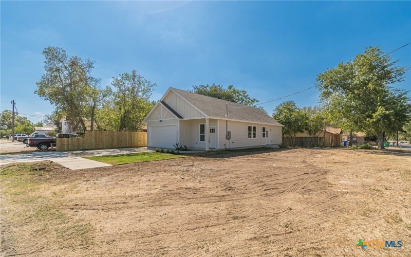 624 Stratton Ave, Seguin, TX 78155, 3 Bedrooms Bedrooms, ,2 BathroomsBathrooms,Residential,For Sale,624 Stratton Ave,0,595545