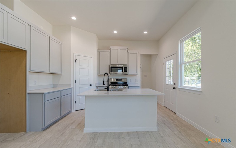 624 Stratton Ave, Seguin, TX 78155, 3 Bedrooms Bedrooms, ,2 BathroomsBathrooms,Residential,For Sale,624 Stratton Ave,0,595545