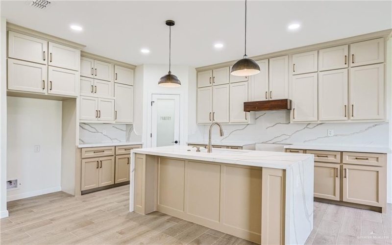 804 W 27th Street, Mission, TX 78574, 3 Bedrooms Bedrooms, ,2 BathroomsBathrooms,Residential,For Sale,804 W 27th Street,0,483108