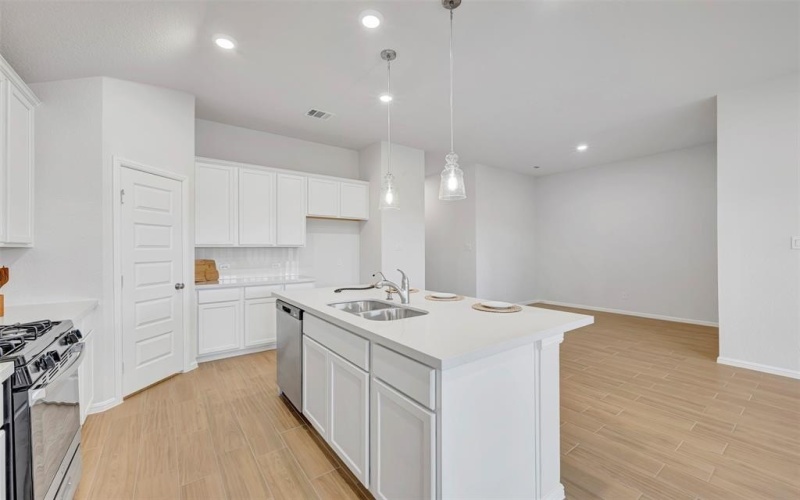 14211 Bacton Road, Pilot Point, TX 76258, 4 Bedrooms Bedrooms, ,2 BathroomsBathrooms,Residential,For Sale,14211 Bacton Road,0,21082065