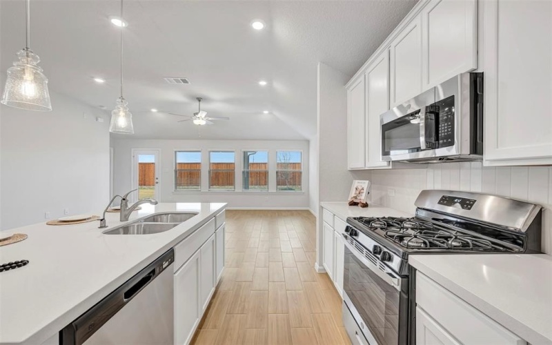 14211 Bacton Road, Pilot Point, TX 76258, 4 Bedrooms Bedrooms, ,2 BathroomsBathrooms,Residential,For Sale,14211 Bacton Road,0,21082065