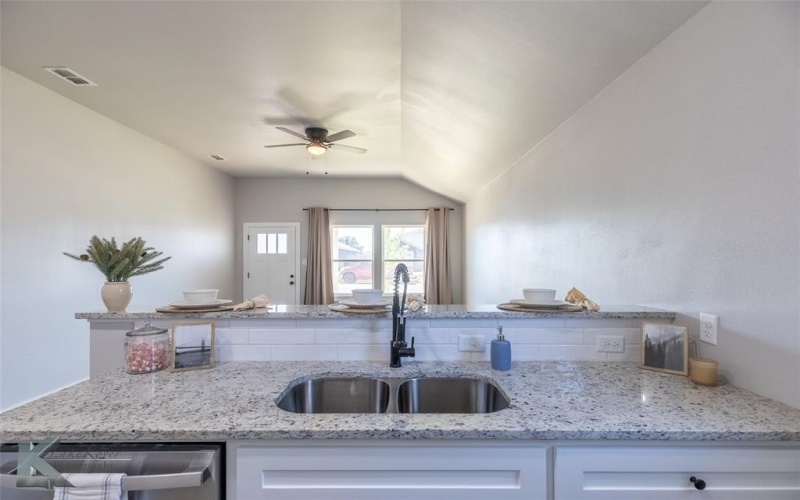 132 Tombstone Road, Abilene, TX 79602, 3 Habitaciones Habitaciones , ,2 BañosBaños,Residential,En Venta,132 Tombstone Road,0,21082108