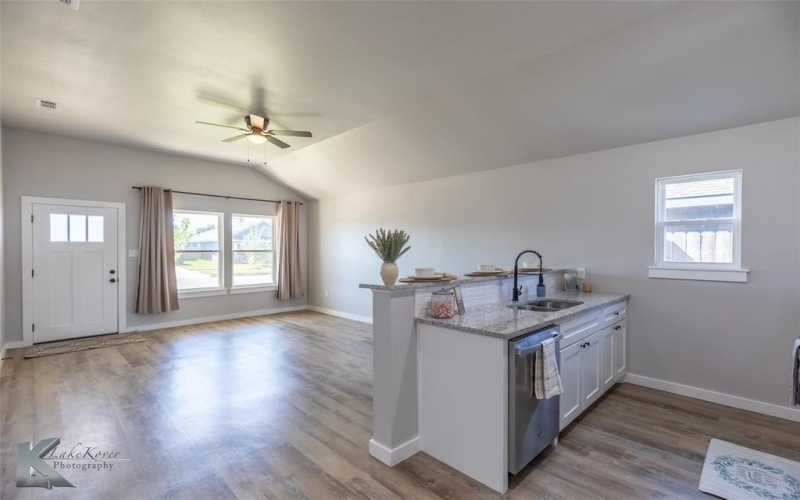 132 Tombstone Road, Abilene, TX 79602, 3 Habitaciones Habitaciones , ,2 BañosBaños,Residential,En Venta,132 Tombstone Road,0,21082108